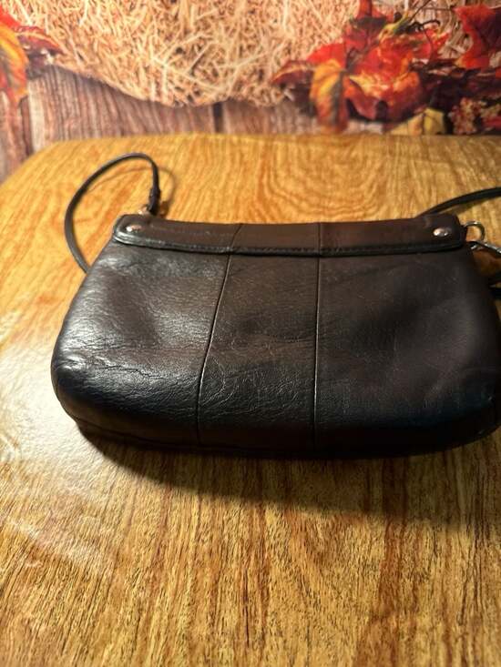 Coach - Picture 2 of 5